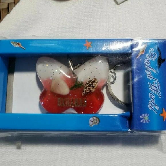 5 Bahamas Souvenirs Mostly Handcrafted - Picture 6 of 9